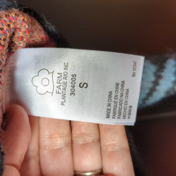 Farm Rio cropped sweater. Oversized, can fit a Large size. - Picture 4 of 11